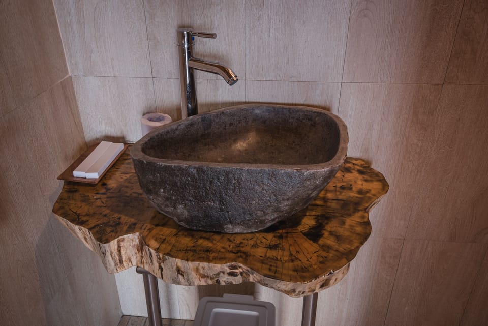 Bathroom sink