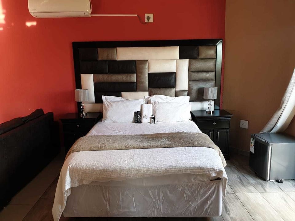 WiFi (free), bed sheets