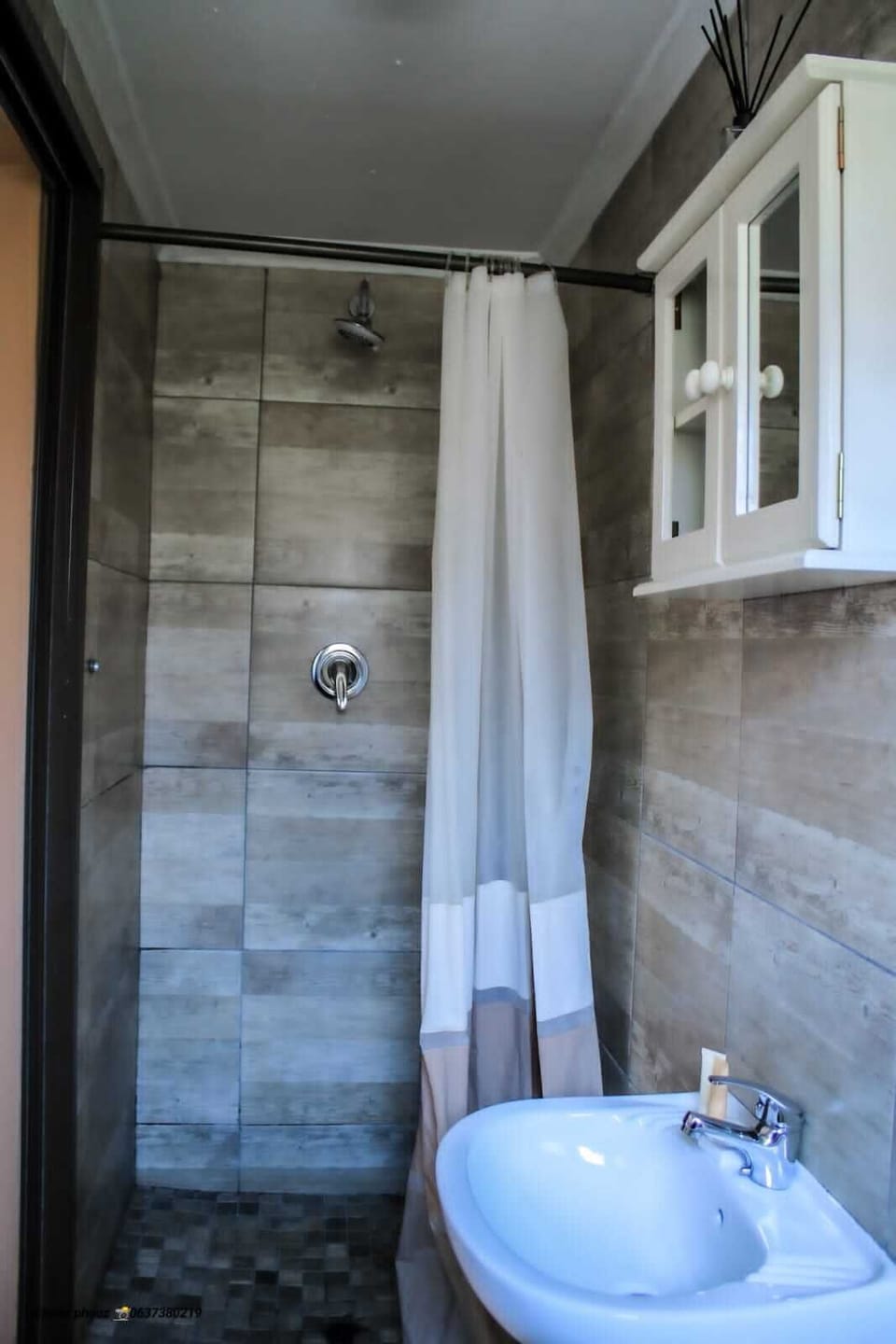 Standard Double Room | WiFi (free), bed sheets