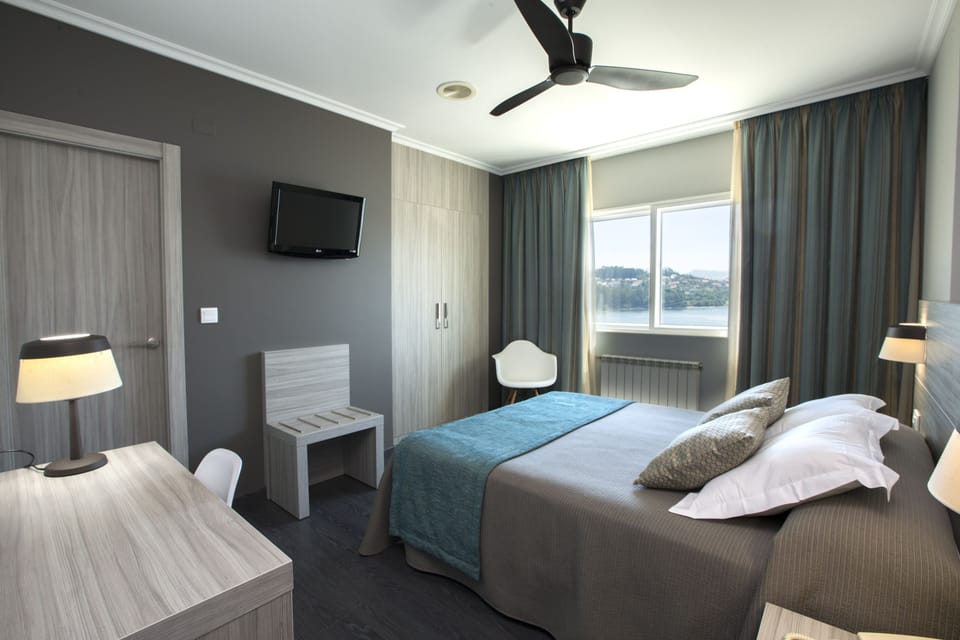 Superior Double Room | Desk, laptop workspace, blackout drapes, free WiFi
