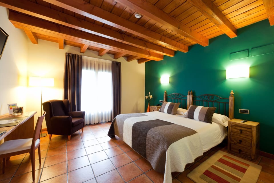 In-room safe, soundproofing, cribs/infant beds, rollaway beds
