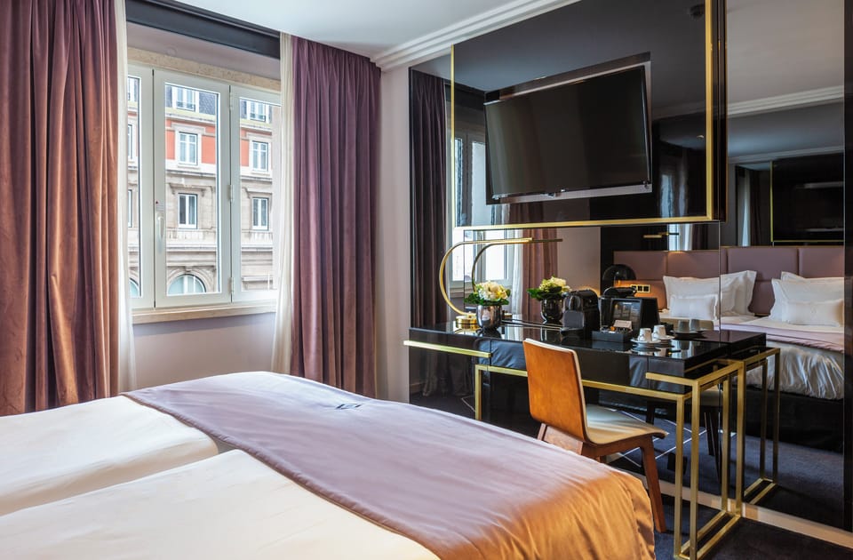 Hypo-allergenic bedding, in-room safe, soundproofing
