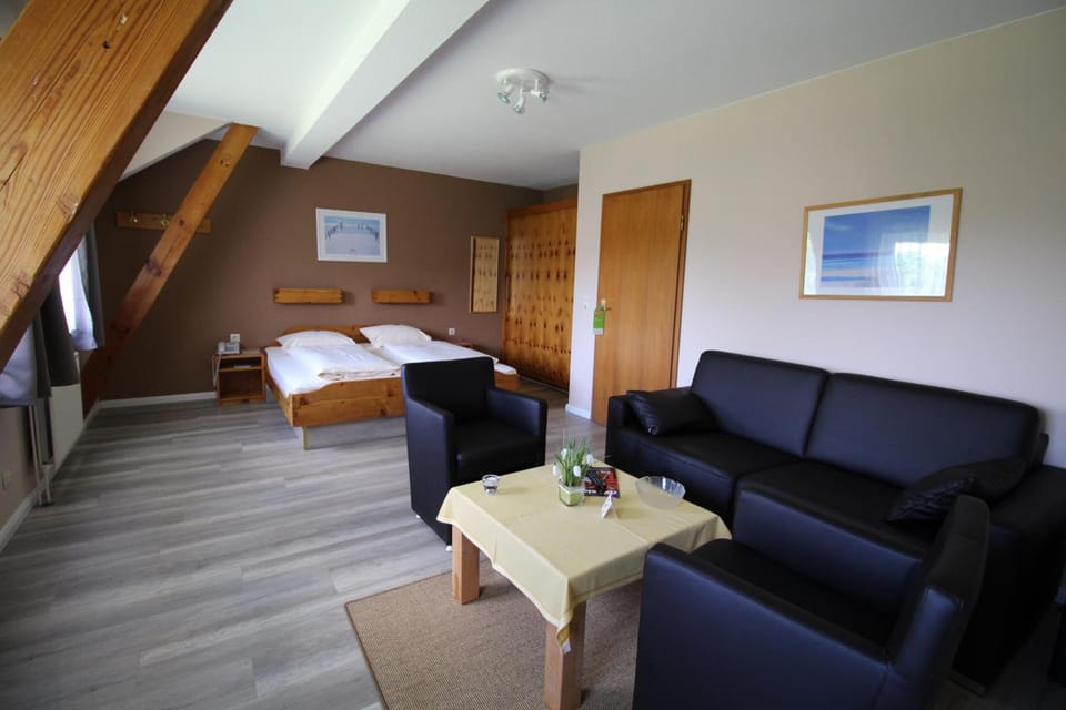 In-room safe, free cribs/infant beds, WiFi