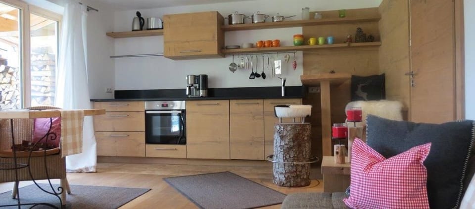 Double Room, Non Smoking | Private kitchen | Oven, stovetop, dishwasher, electric kettle