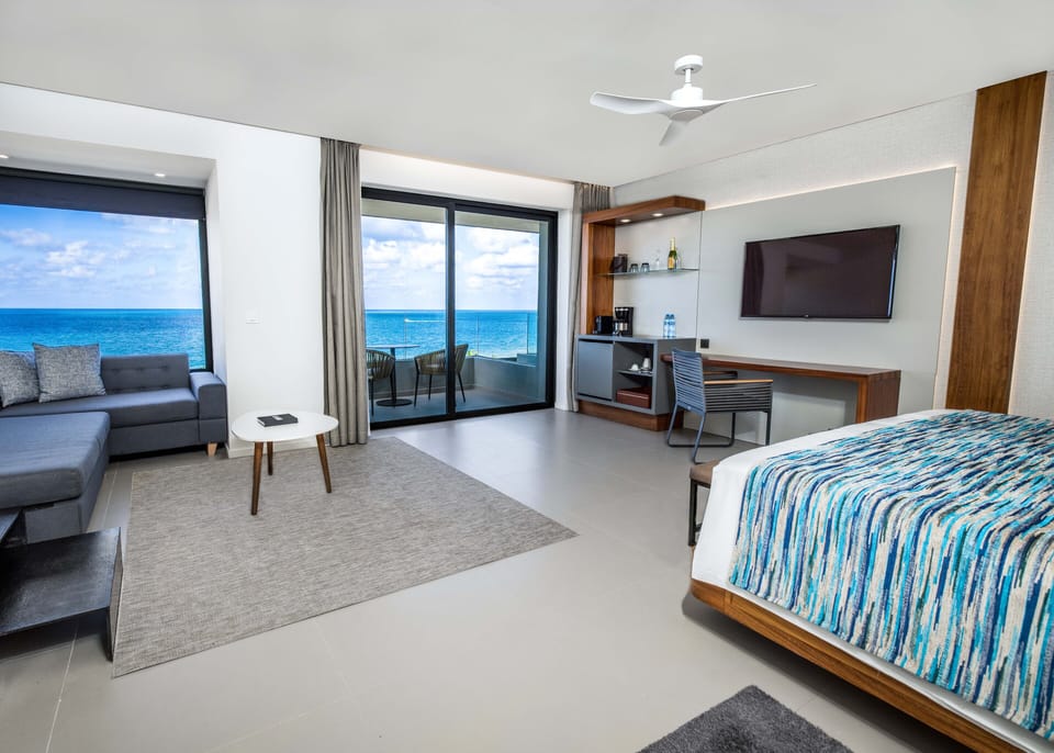 Elegance Club Plunge Pool Suite Ocean Front (Adults Only) | Pillowtop beds, free minibar, in-room safe, desk