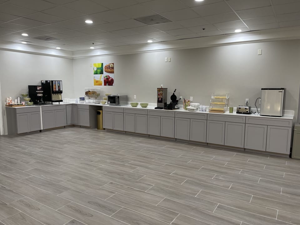 Free daily continental breakfast