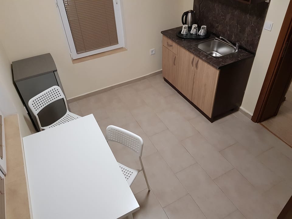 Economy Apartment (3 people) | Private kitchenette | Mini-fridge, electric kettle