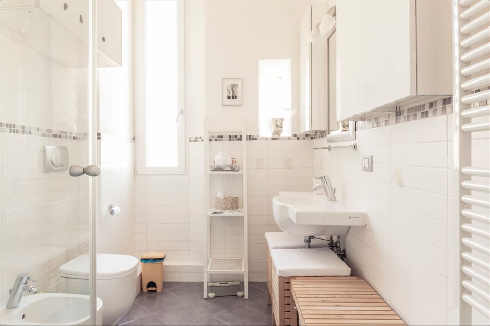 Apartment, 2 Bedrooms | Bathroom | Shower, rainfall showerhead, bidet, towels