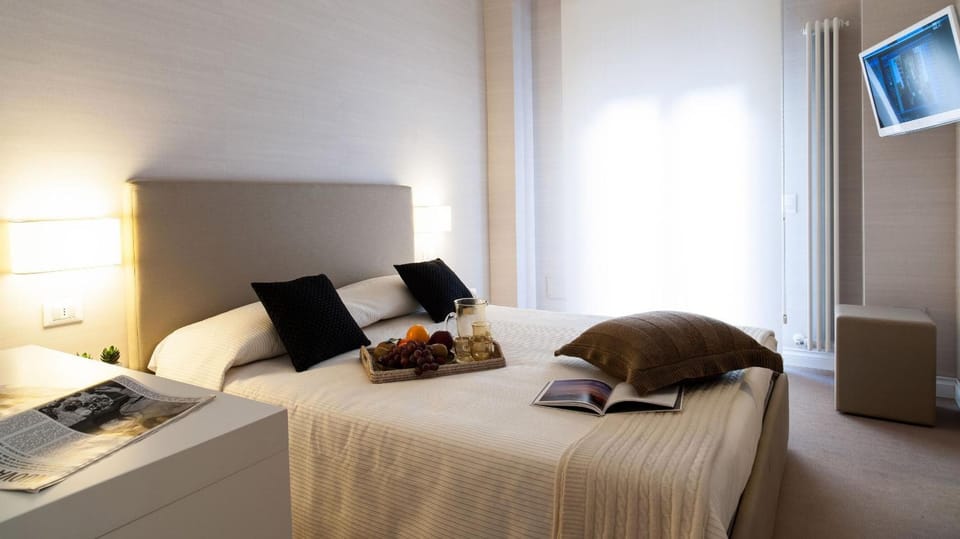 In-room safe, desk, soundproofing, WiFi (free)