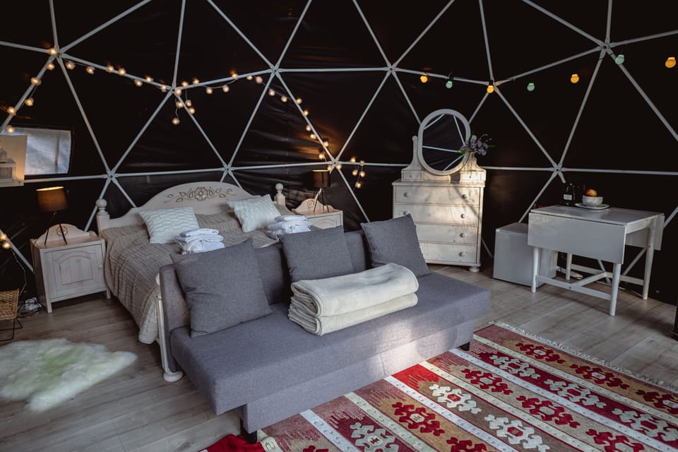 Panoramic Tent, 1 Queen Bed with Sofa bed | Bed sheets