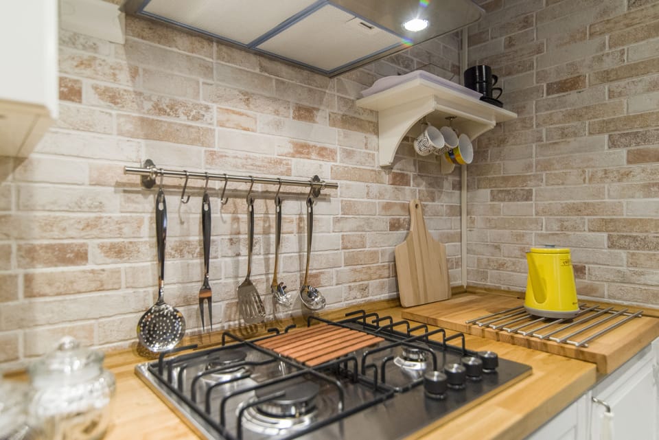 Apartment, 1 Bedroom | Private kitchenette | Fridge, microwave, stovetop, electric kettle
