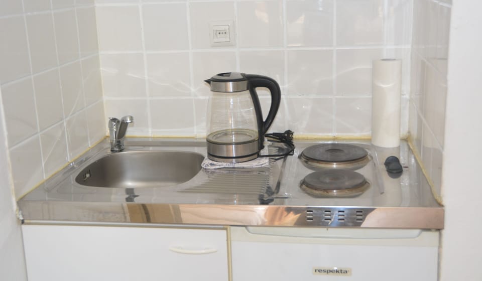Superior Triple Room, 1 Bedroom, Vineyard View | Private kitchen | Fridge, microwave, coffee/tea maker, electric kettle