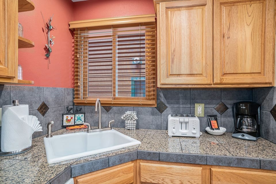 Townhome, 3 Bedrooms | Private kitchen | Fridge, microwave, oven, dishwasher