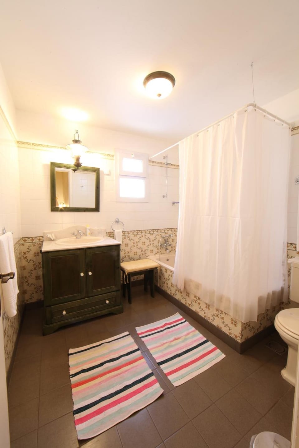 Hair dryer, towels