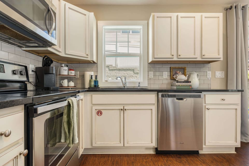 Full size range and dishwasher. Cleanup is easy so you can get back to vacation.