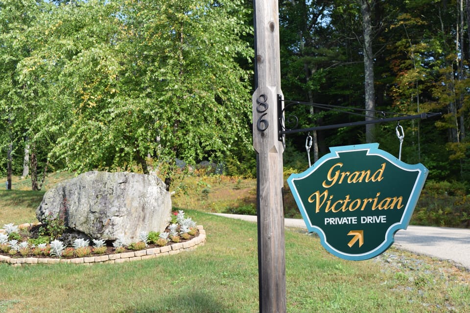 Entrance to Private Driveway