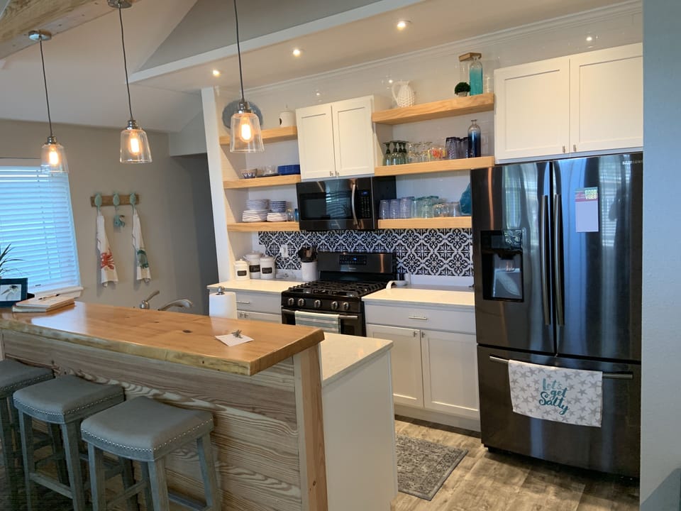 Main Bar/Kitchen