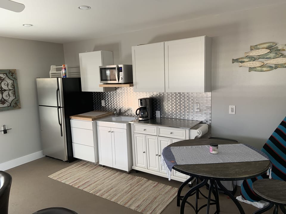 Cottage kitchenette