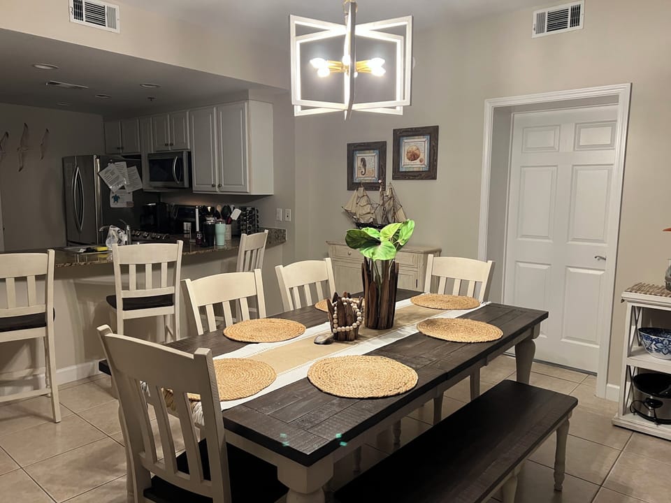 3 Bar Stools completing a 10 person dinner seating