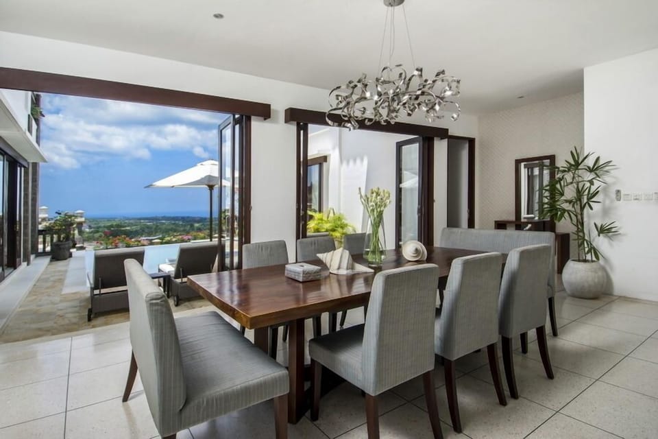 Modern Balinese 4 bedroom Villa Balangan