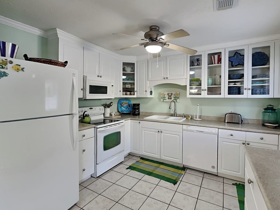 Full Kitchen