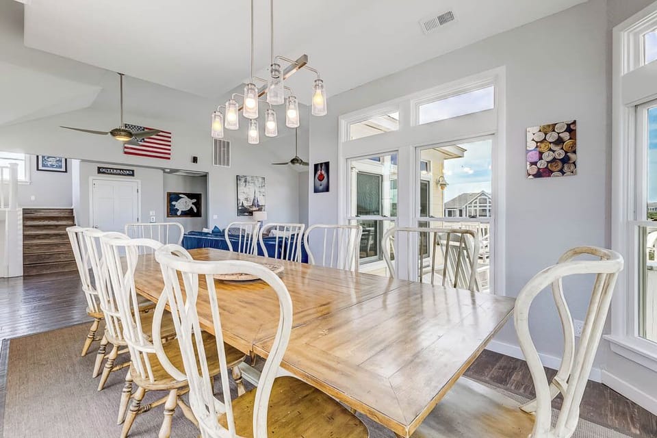 Top-Level Dining Room with Table (seats 10)