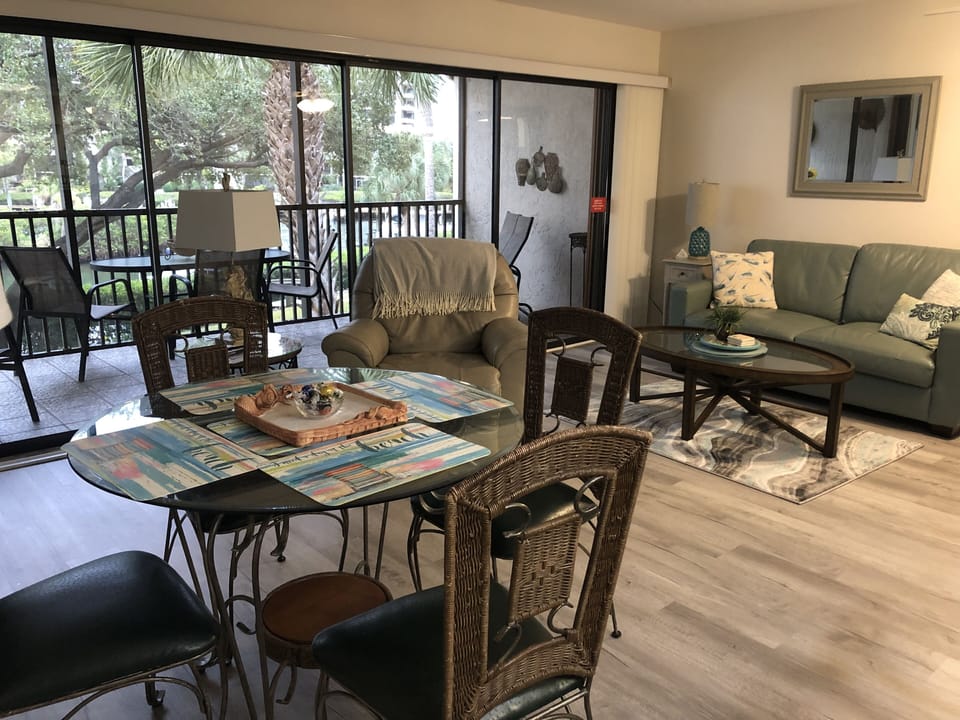 Dine inside or out on the lanai