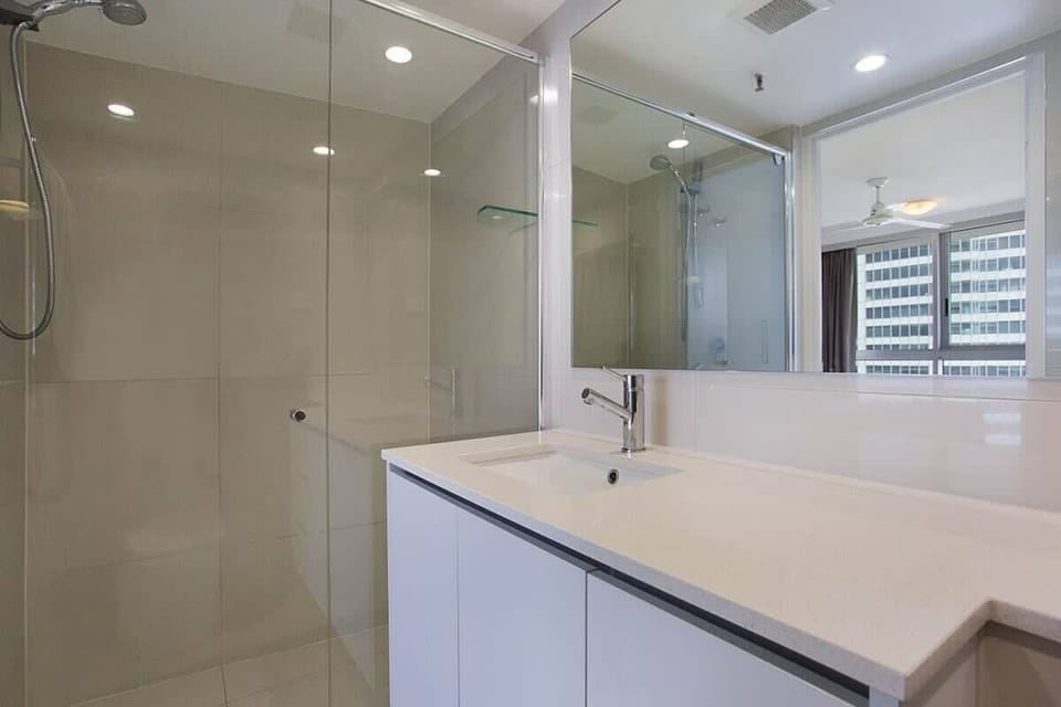 Full Bathroom - Ensuite 
