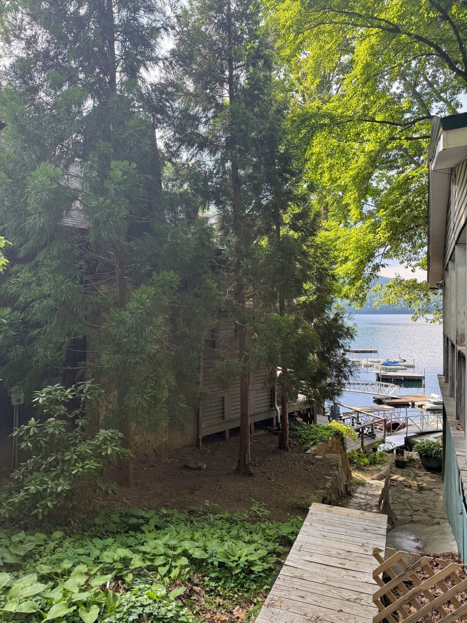 Steps down to the lake (steep, exercise caution). 