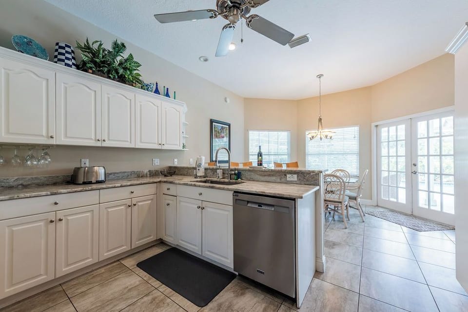 Fully equipped kitchen