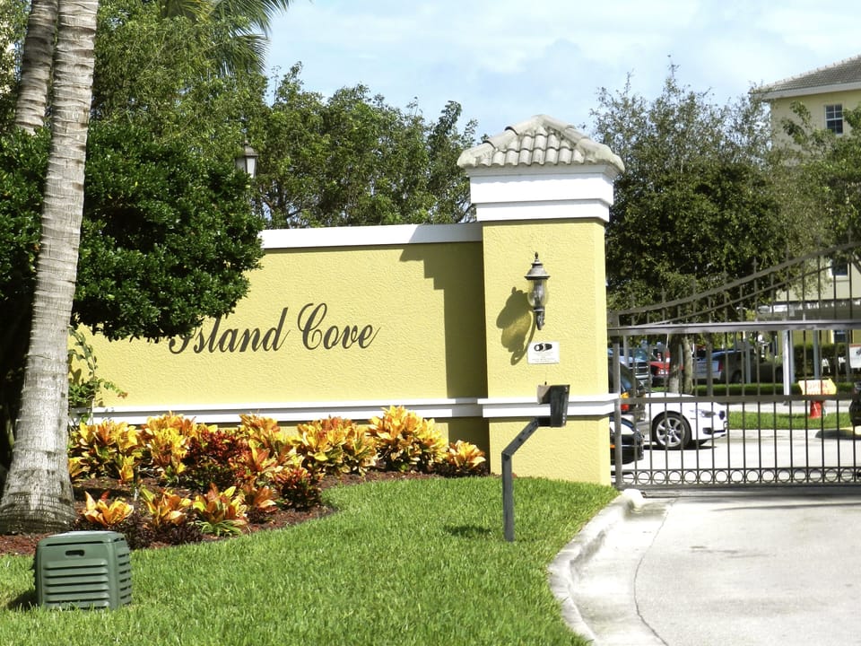 Island Cove- Cape Coral
