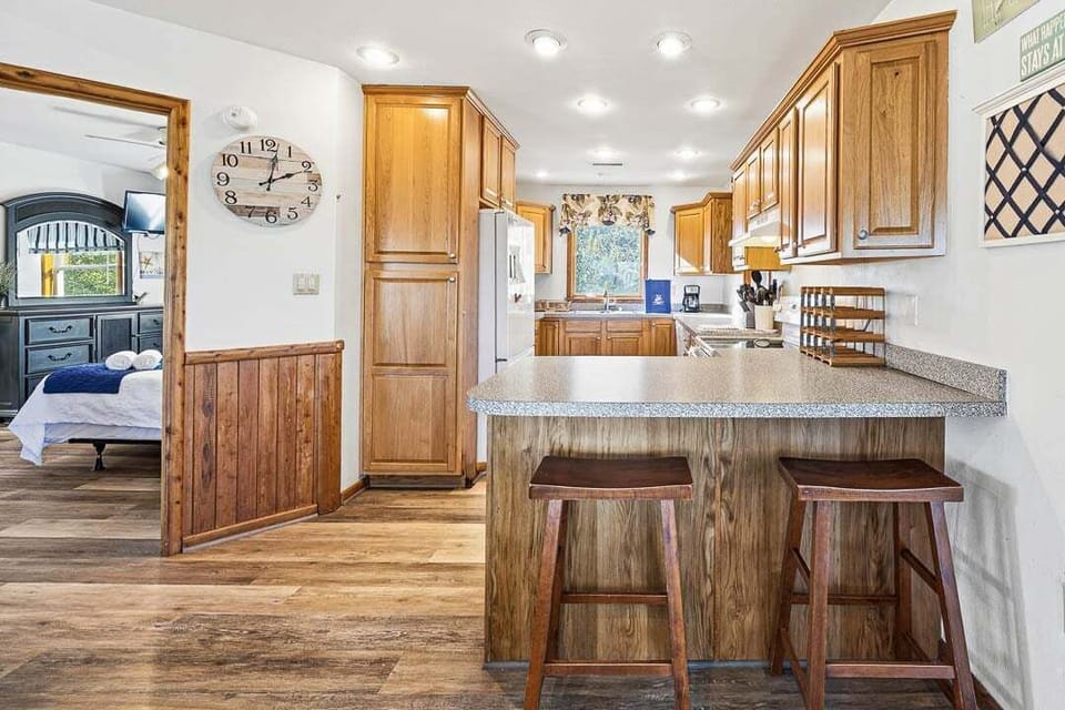 Top-Level Kitchen with Bar (seats 2)