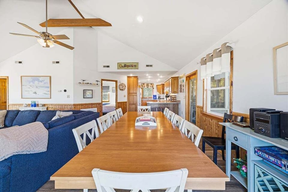 Top-Level Dining Room with Table (seats 10)