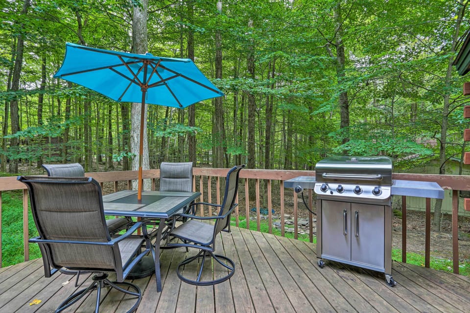 Furnished Deck | Gas Grill | Outdoor Dining