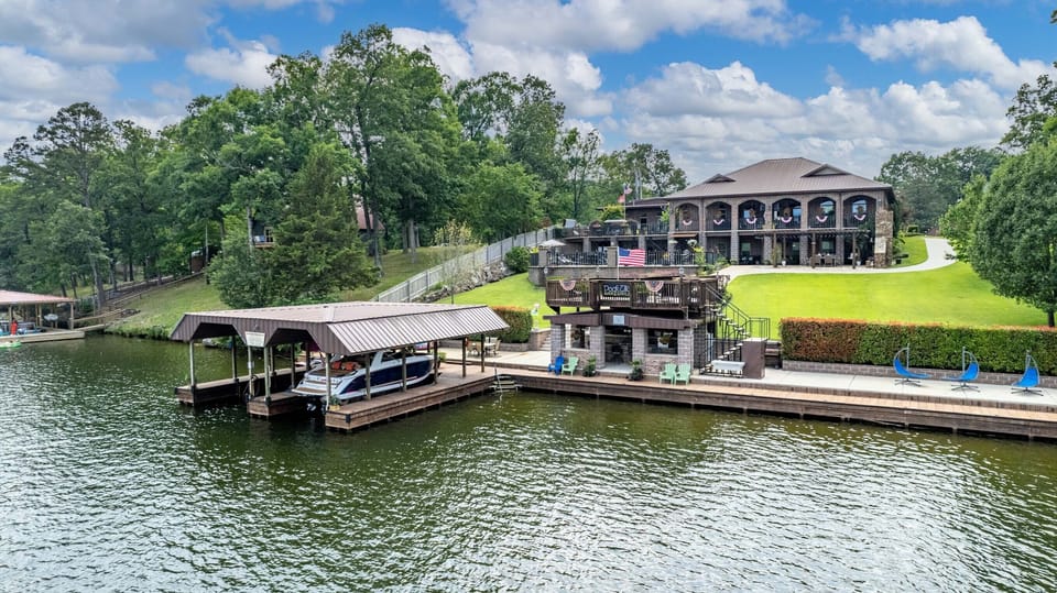 LAKESIDE VIEW OF DOCKZILLA