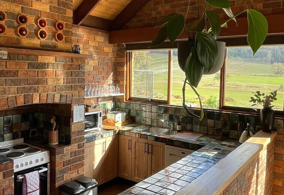Country kitchen, city perks.