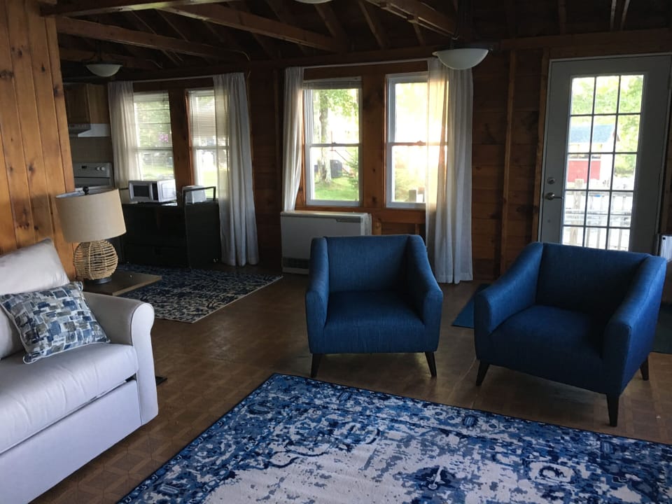ceiling fan in main area 