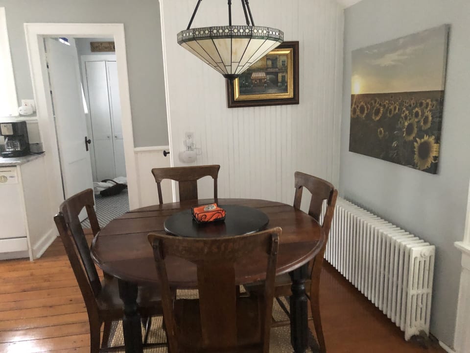 Dining area for four.