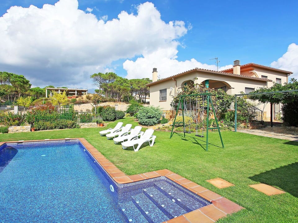 Property, Real Estate, House, Building, Residential Area, Home, Estate, Swimming Pool, Grass, Resort