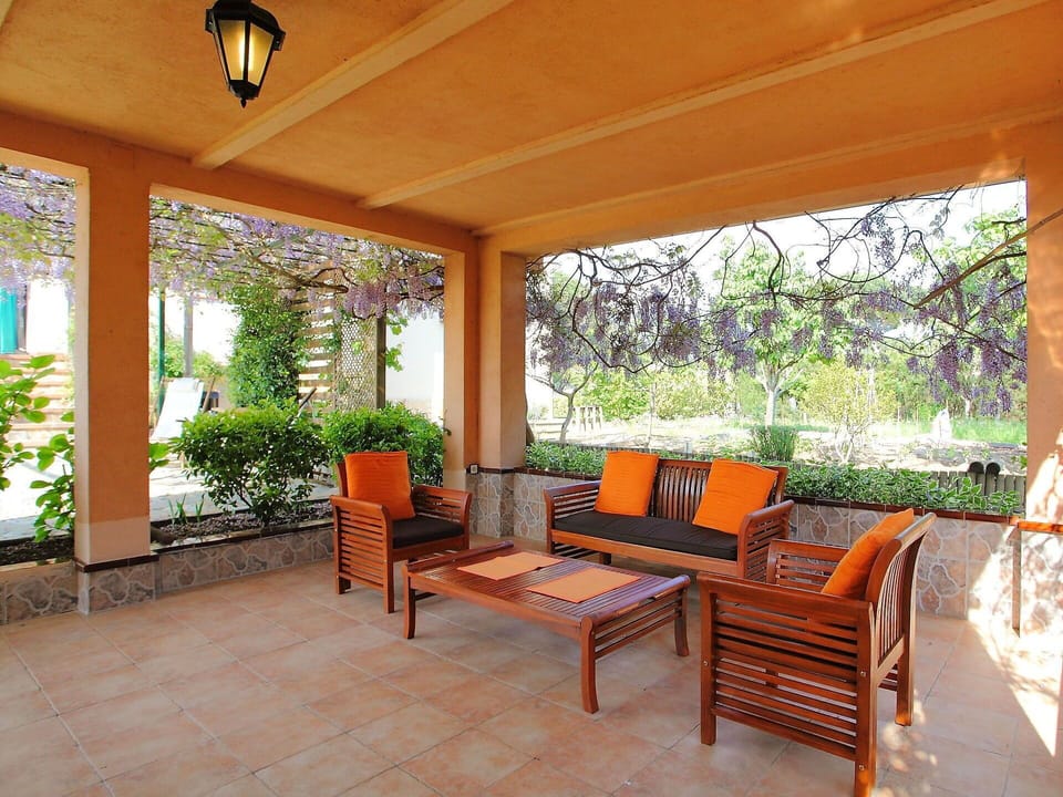 Grass, Swimming Pool, Property, Sky, Leisure, Real Estate, House, Lawn, Backyard, Land Lot