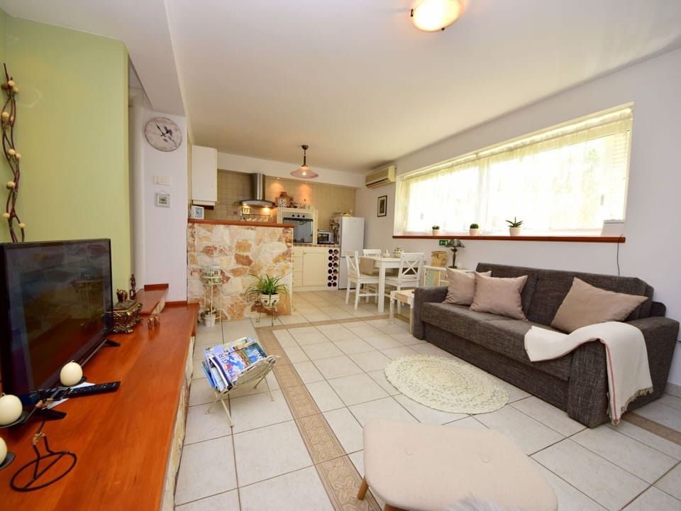 Picture Frame, Property, Furniture, Table, Chair, Wood, Couch, Interior Design, Living Room, Floor