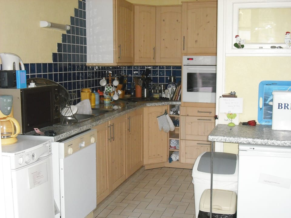 Fully equipped breakfast kitchen