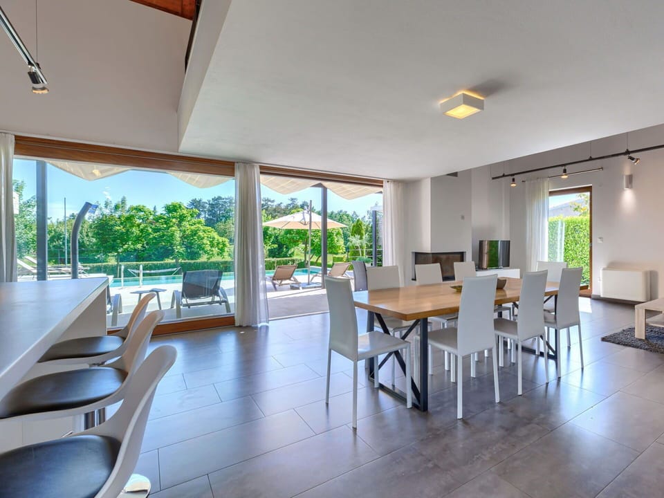 Furniture, Table, Plant, Chair, Building, Interior Design, Window, Flooring, Floor