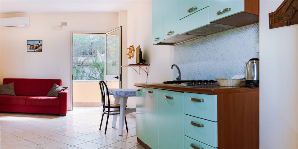 Apartment (4 pax) | Private kitchen | Fridge, stovetop, cookware/dishes/utensils