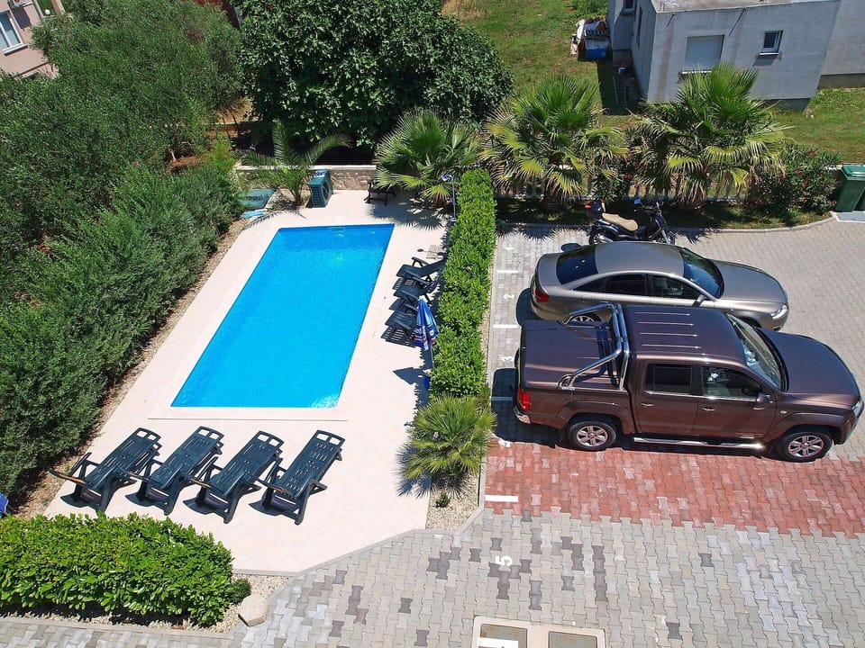 Property, Vehicle, Car, Grass, Transport, Mode Of Transport, Parking, House, Tree, Residential Area