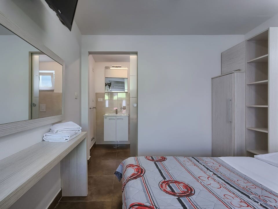 Room, Property, Furniture, Interior Design, Floor, Bed, Building, Bedroom, Architecture, House