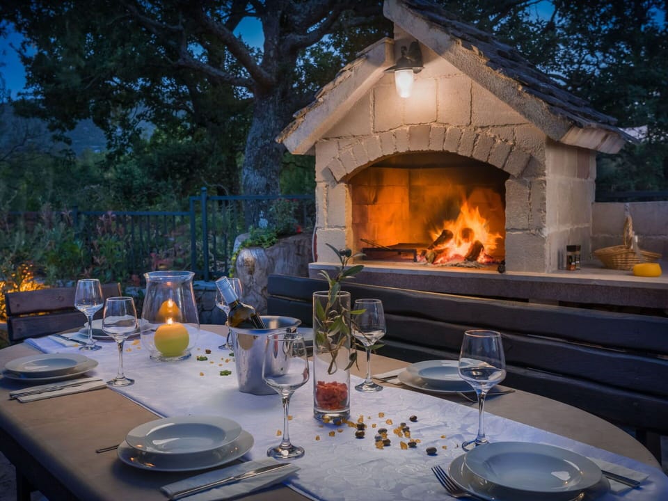 Property, Home, Heat, Lighting, Fireplace, Backyard, Masonry Oven, Room, Hearth, House