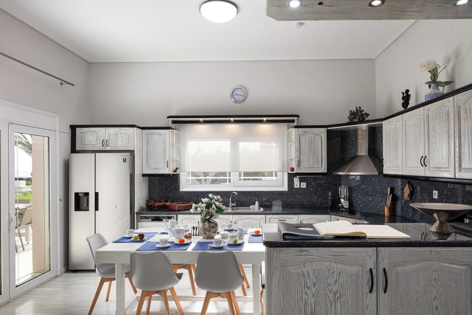 Fully equipped functional kitchen on the ground floor