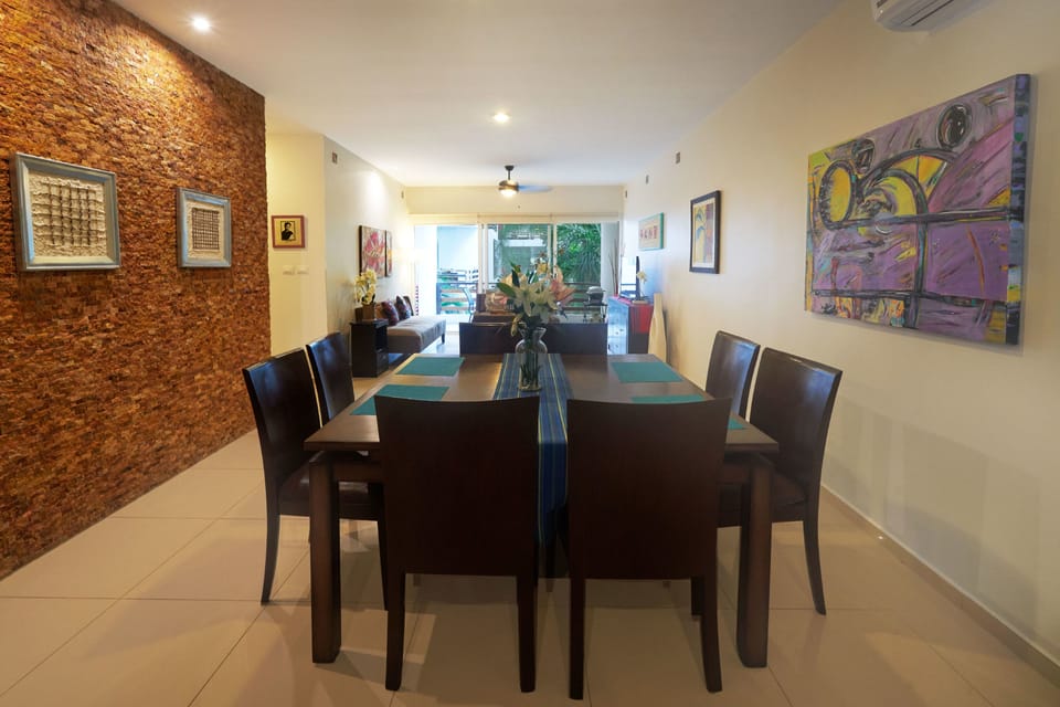 Family Condo, Multiple Beds, Non Smoking | In-room dining