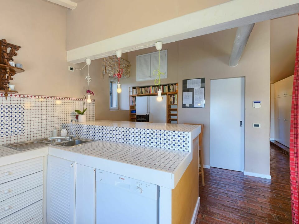 Cabinetry, Property, Countertop, Wood, Floor, Interior Design, Flooring, Drawer, Material Property, House